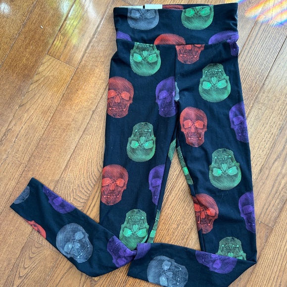 Sale: 5 for $10 - No Boundaries Skull NWT leggings - Picture 1 of 5
